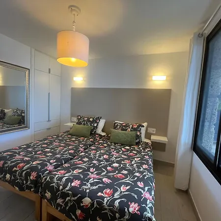 Infinity. Vistas, Wiffi Y Jacuzzi 度假居 阿德耶